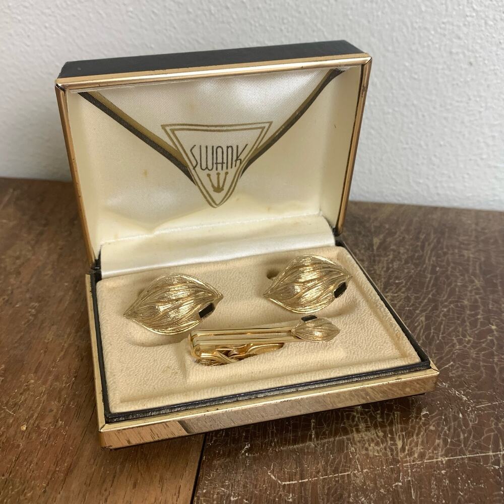 Swank 1950s 14 kt Gold Plate Black Onyx stone Cufflinks & Tie Clip Original box